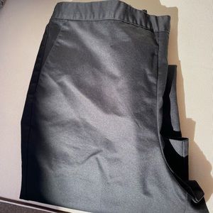 Alfred Dunner Black Straight Leg Pant. Size 12. Short